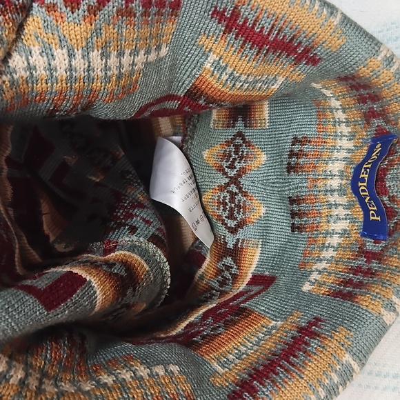 Pendleton Knit Hat Cap Tall with Brim Merino 100%Wool Red Southwestern Style - Picture 7 of 10